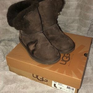 Chocolate Bailey Button Uggs